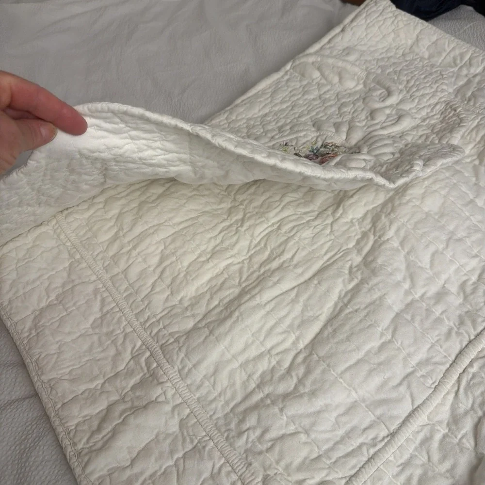 Jcpenney Home Collection White Quilted/Embroidered Pillow Shams 21 X 27 Set